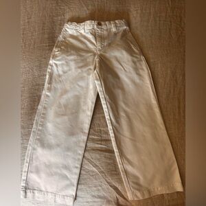 Boys Vineyard Vines crisp white pants size 6. Perfect for Spring & Summer.